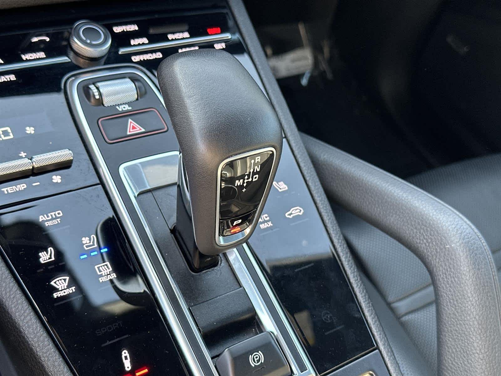 Thumbnail: 2023 Porsche Cayenne - 18