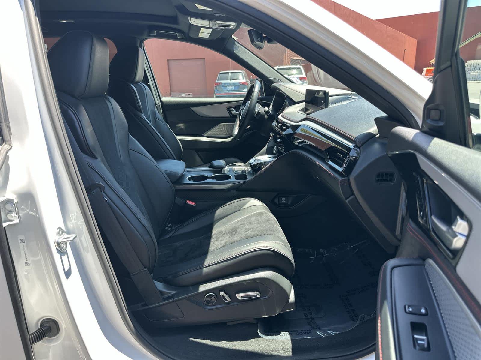 Thumbnail: 2023 Acura MDX - 14