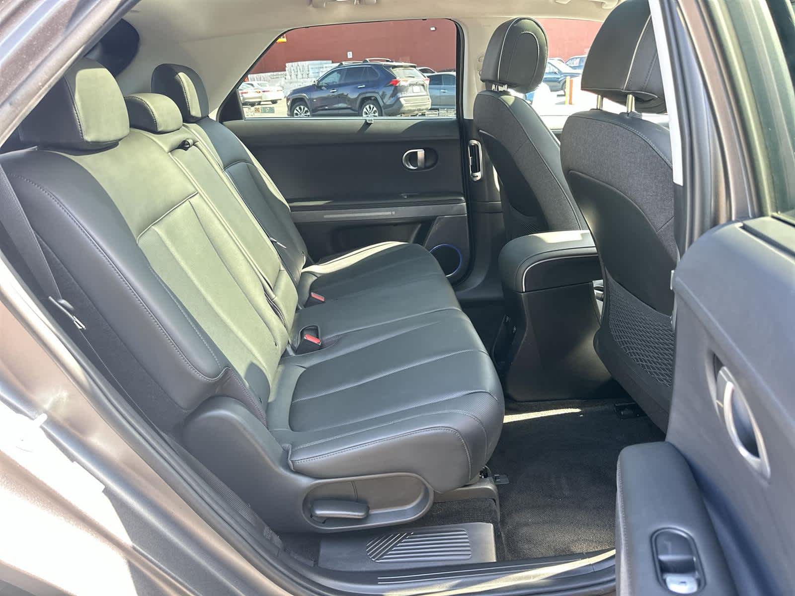 Thumbnail: 2022 Hyundai Ioniq 5 - 13