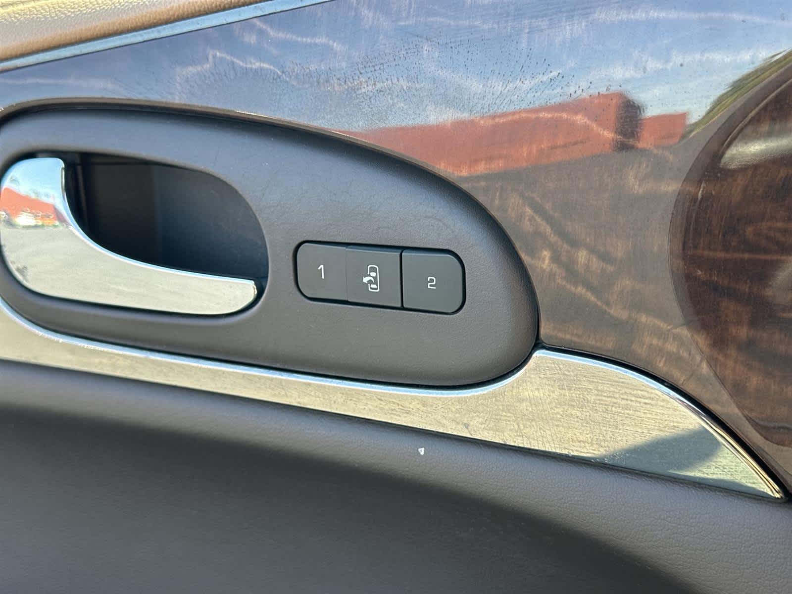 Thumbnail: 2013 Buick Enclave - 30