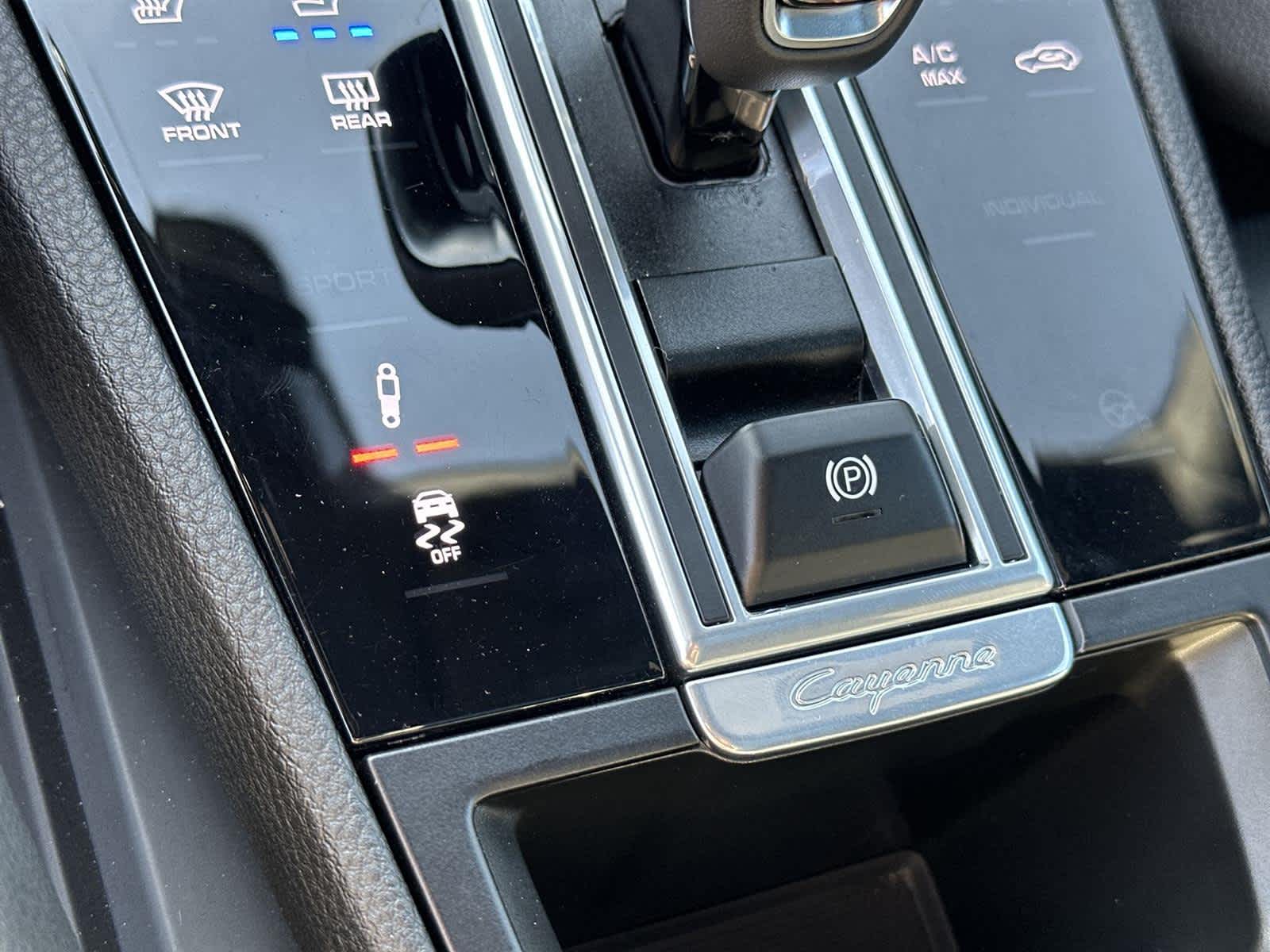 Thumbnail: 2023 Porsche Cayenne - 27