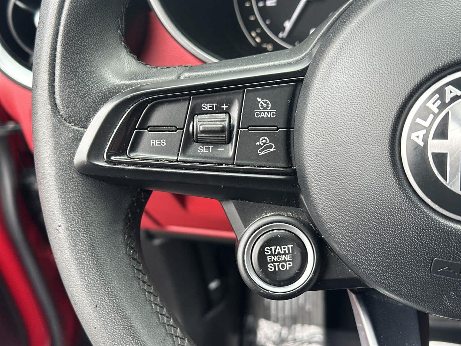 Thumbnail: 2020 Alfa Romeo Stelvio - 23