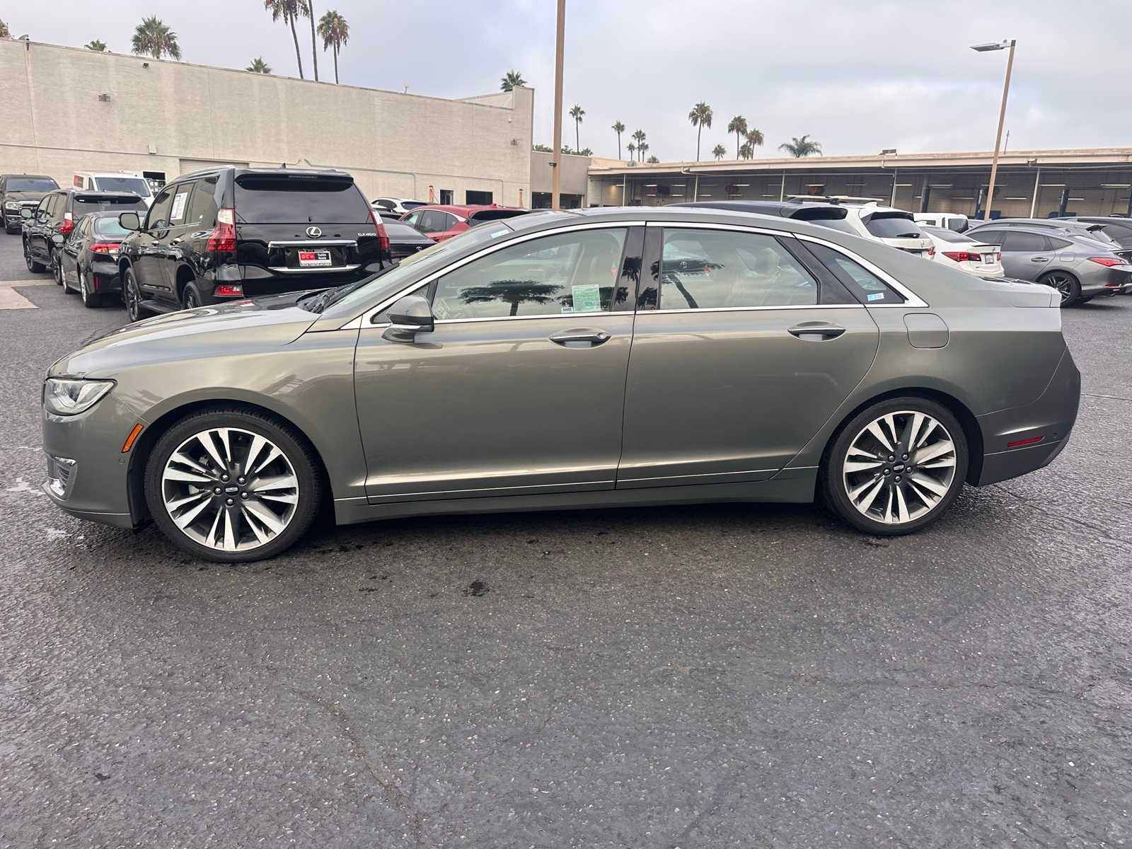 Thumbnail: 2017 Lincoln MKZ - 3