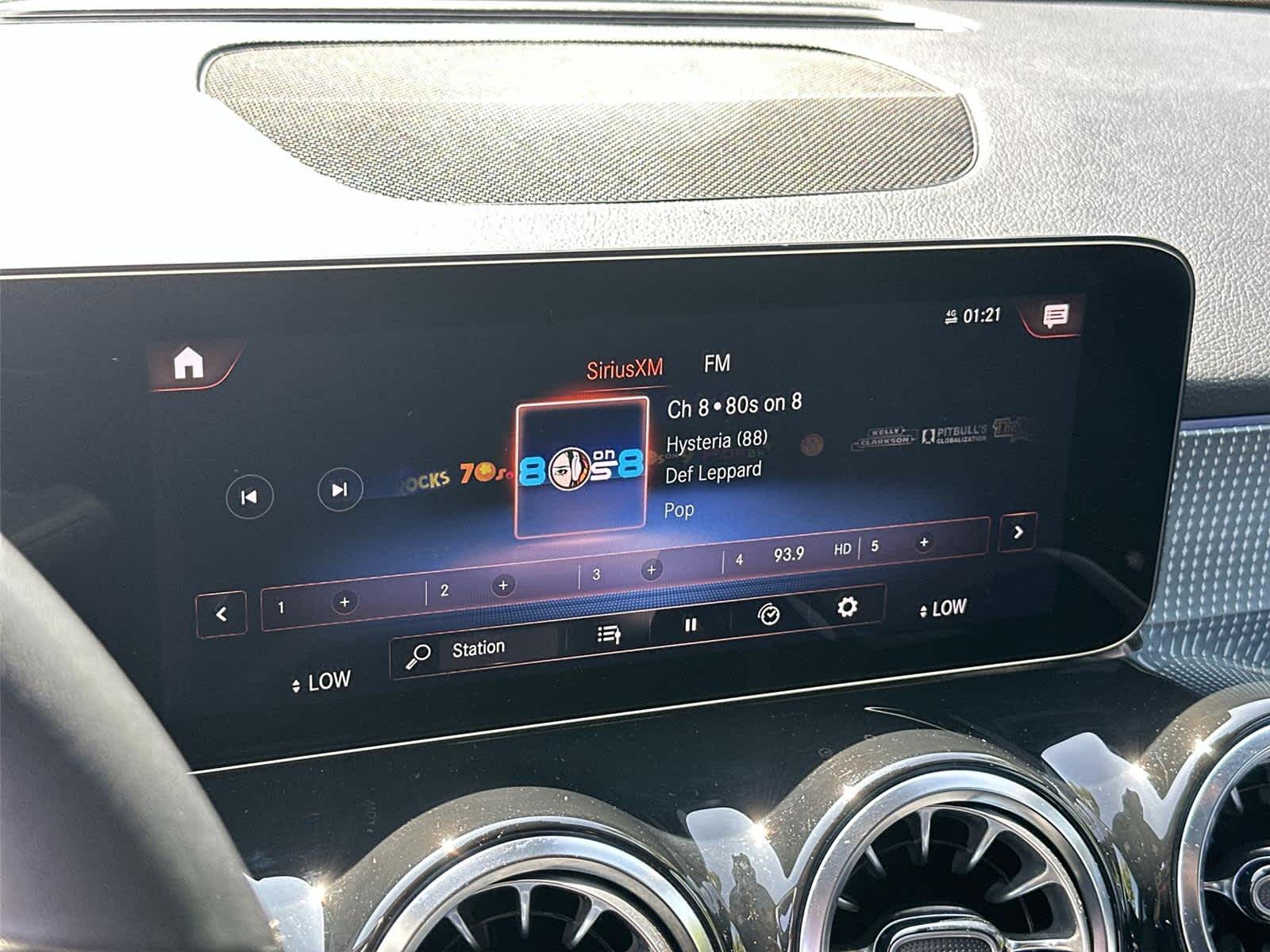 Thumbnail: 2023 Mercedes-Benz EQB - 16