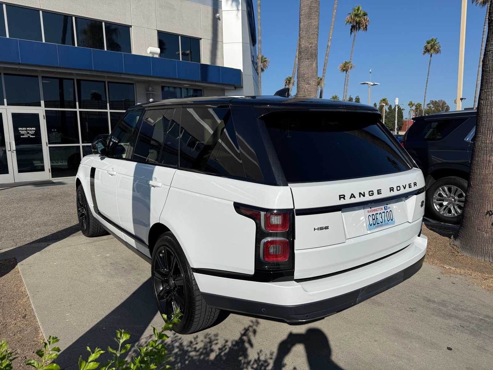 Thumbnail: 2018 Land Rover Range Rover - 3