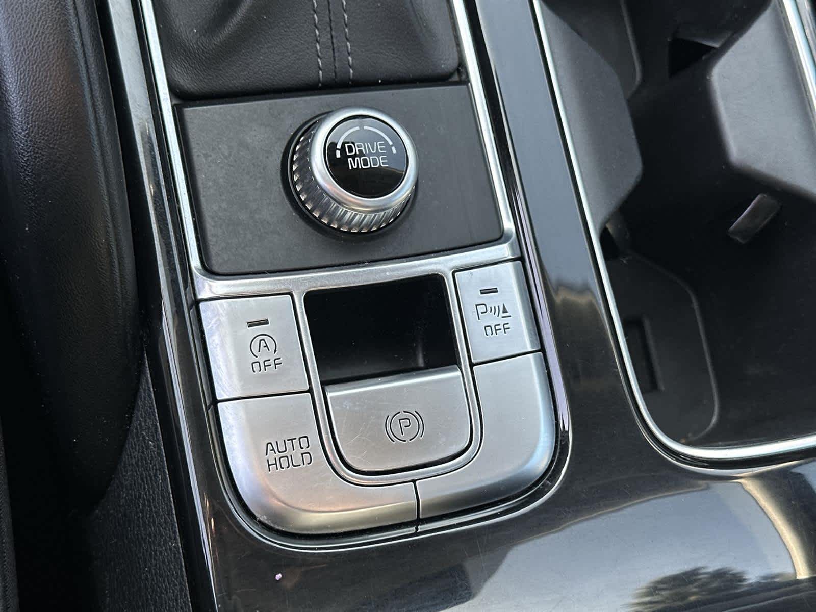 Thumbnail: 2020 Kia Telluride - 28