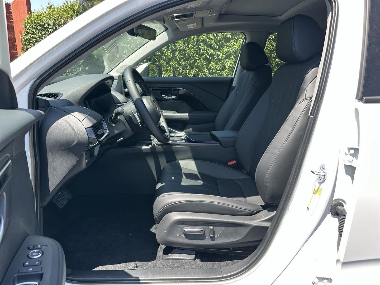 Thumbnail: 2025 Acura ADX - 11