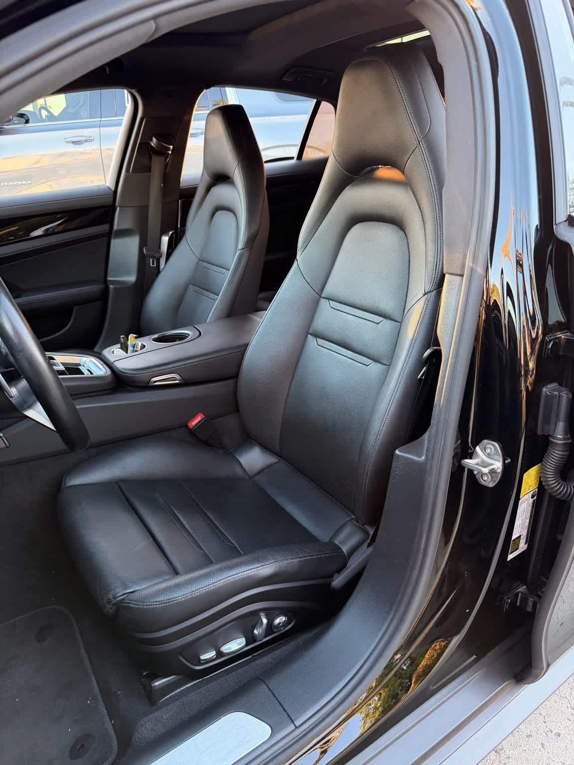 Thumbnail: 2020 Porsche Panamera - 8