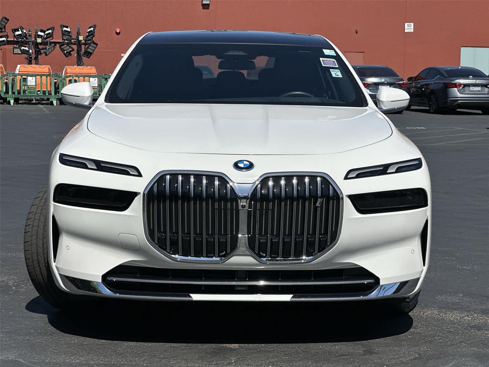 Thumbnail: 2025 BMW i7 - 7