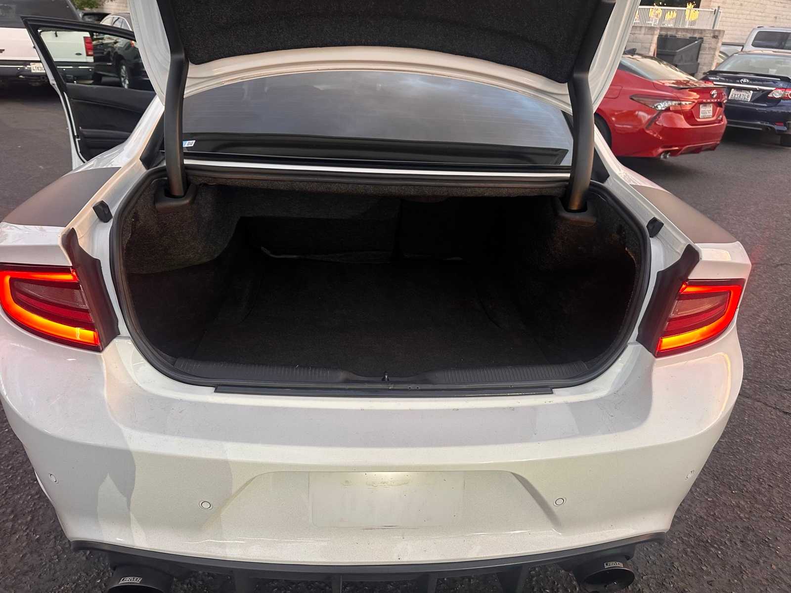 Thumbnail: 2018 Dodge Charger - 10