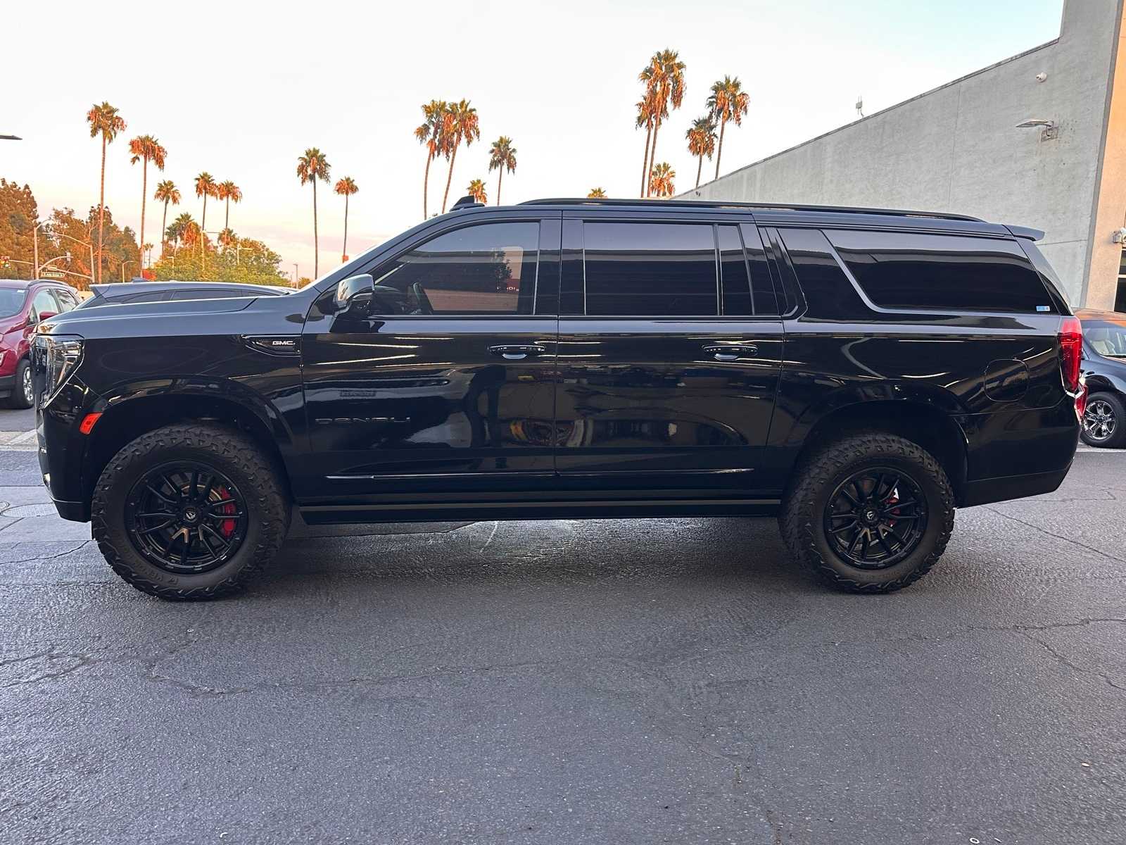 Thumbnail: 2022 GMC Yukon XL - 2
