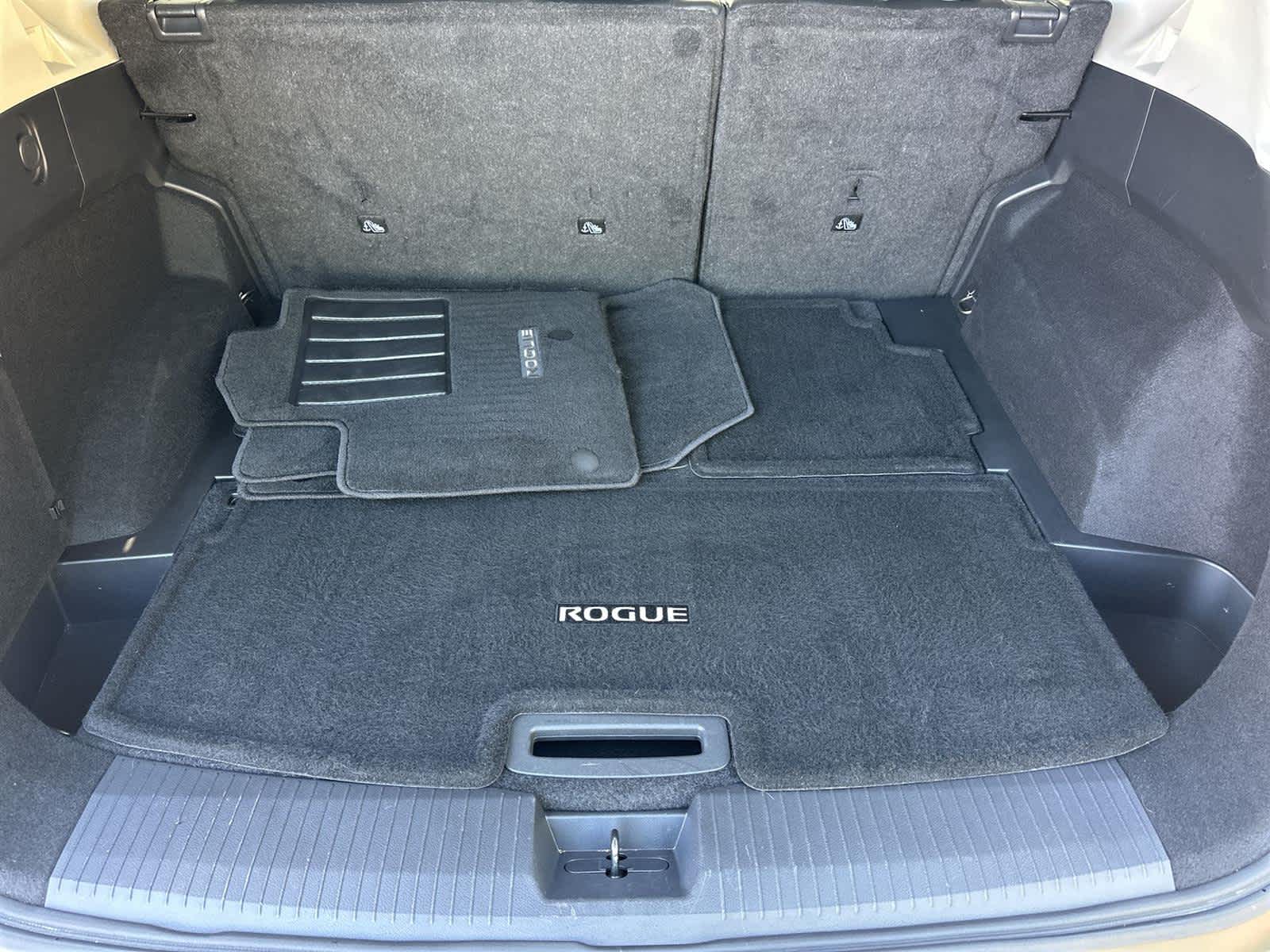 Thumbnail: 2022 Nissan Rogue - 19