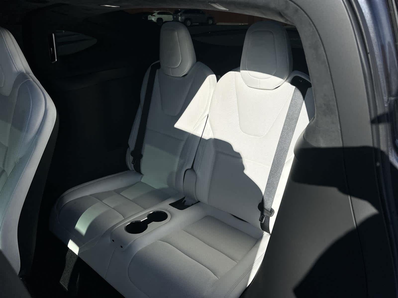 Thumbnail: 2023 Tesla Model X - 32