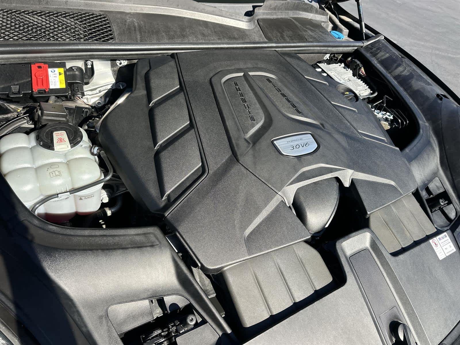 Thumbnail: 2021 Porsche Cayenne - 9