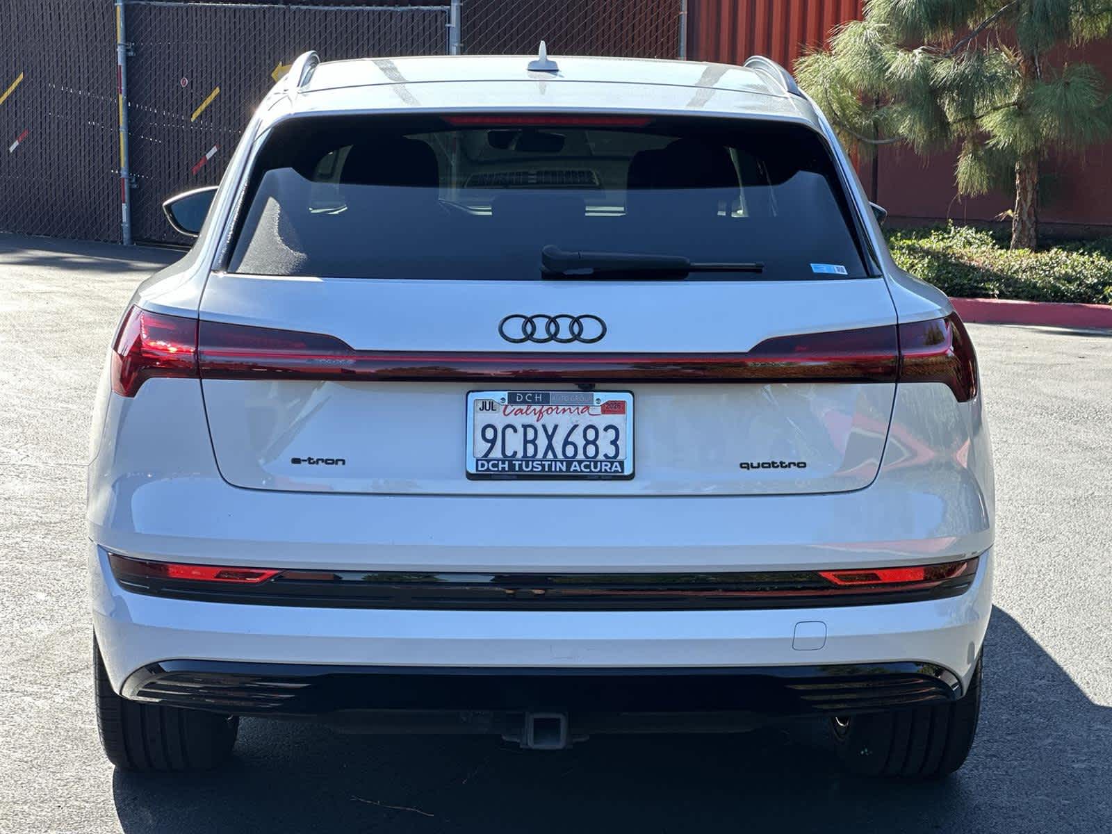 Thumbnail: 2022 Audi e-tron - 5