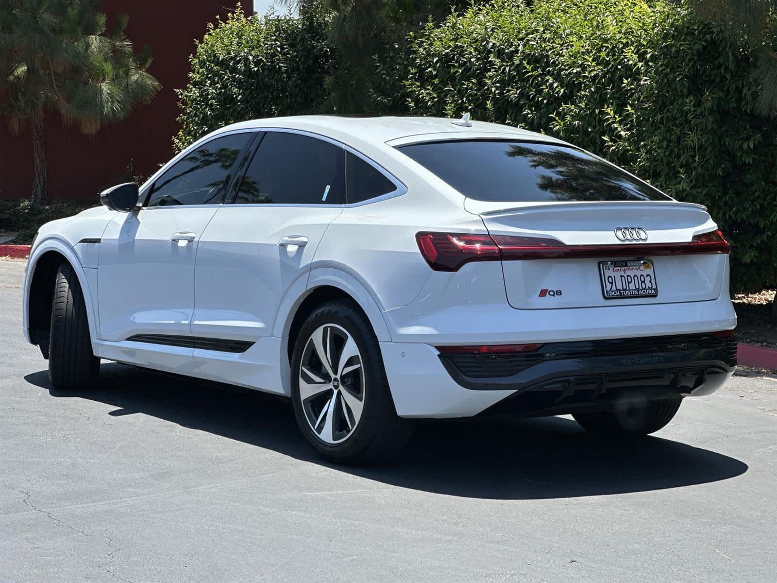 Thumbnail: 2024 Audi Q8 e-tron - 4