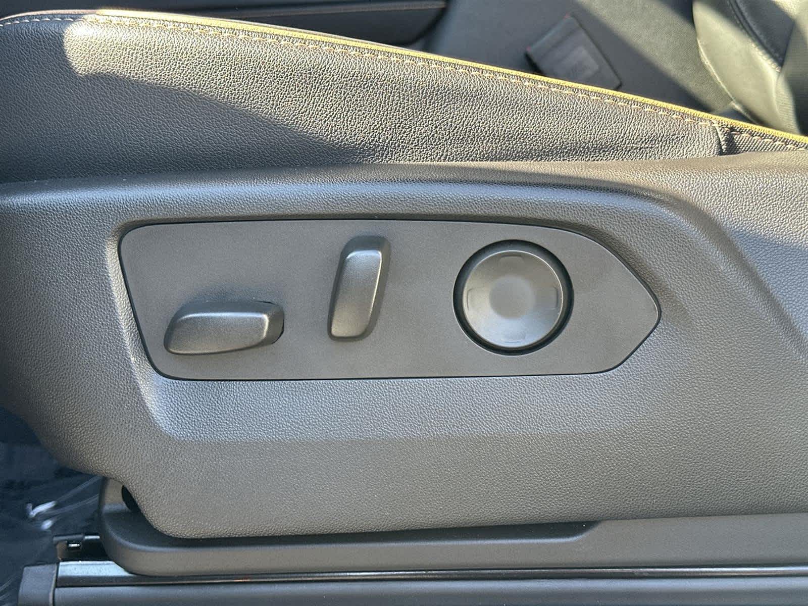 Thumbnail: 2023 GMC Yukon - 23