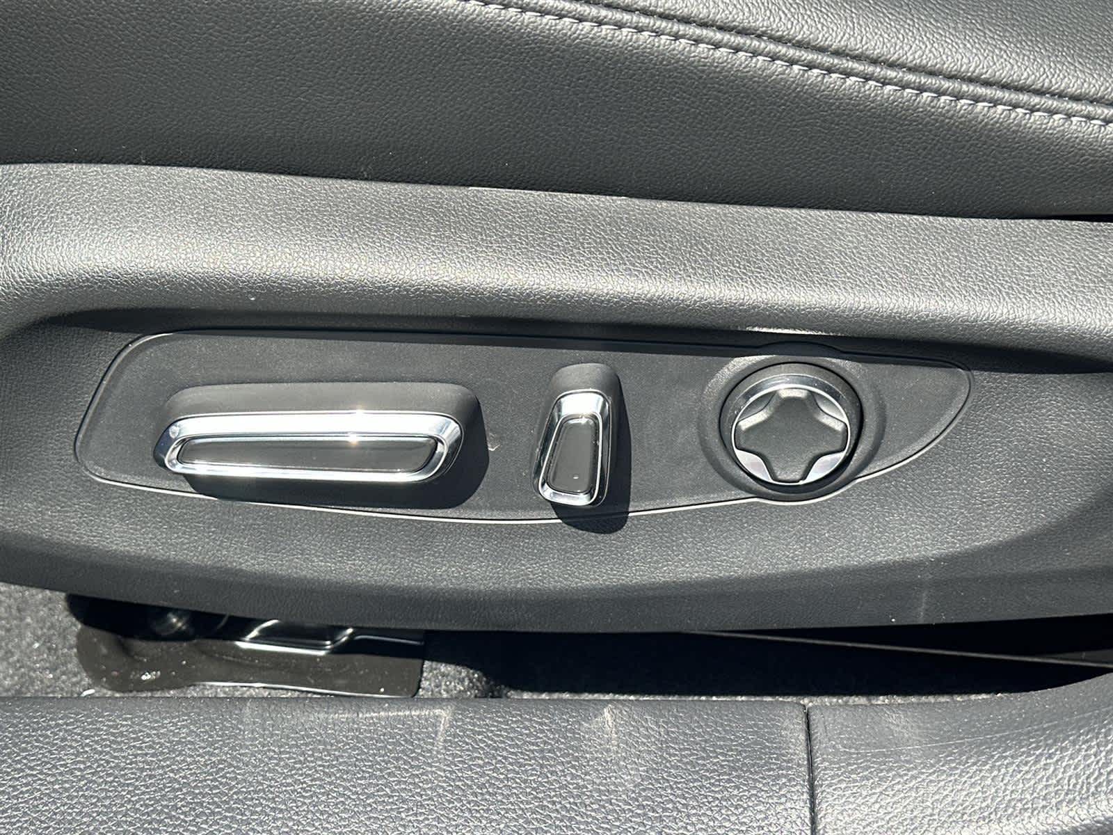 Thumbnail: 2025 Acura Integra - 22