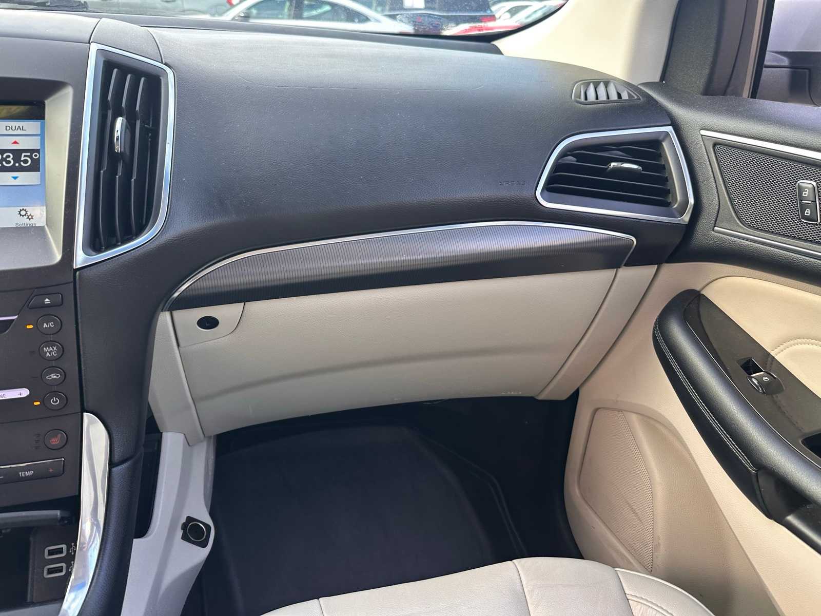 Thumbnail: 2016 Ford Edge - 20