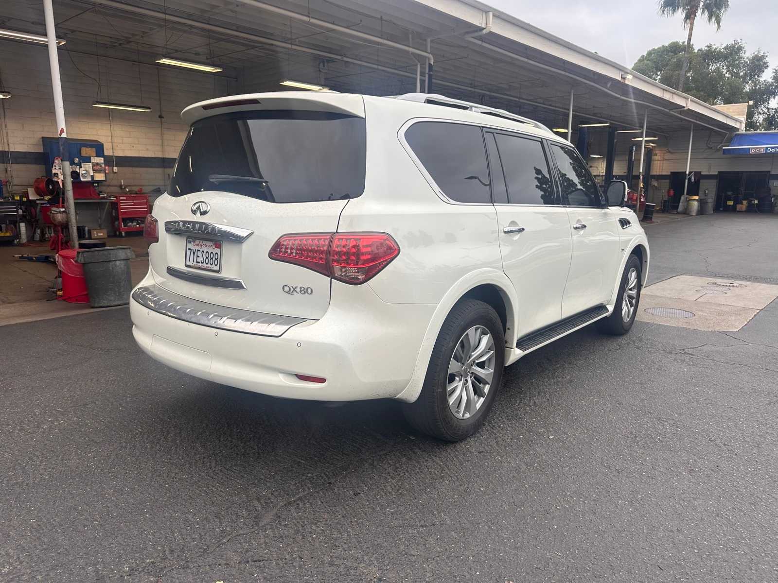 Thumbnail: 2016 INFINITI QX80 - 5