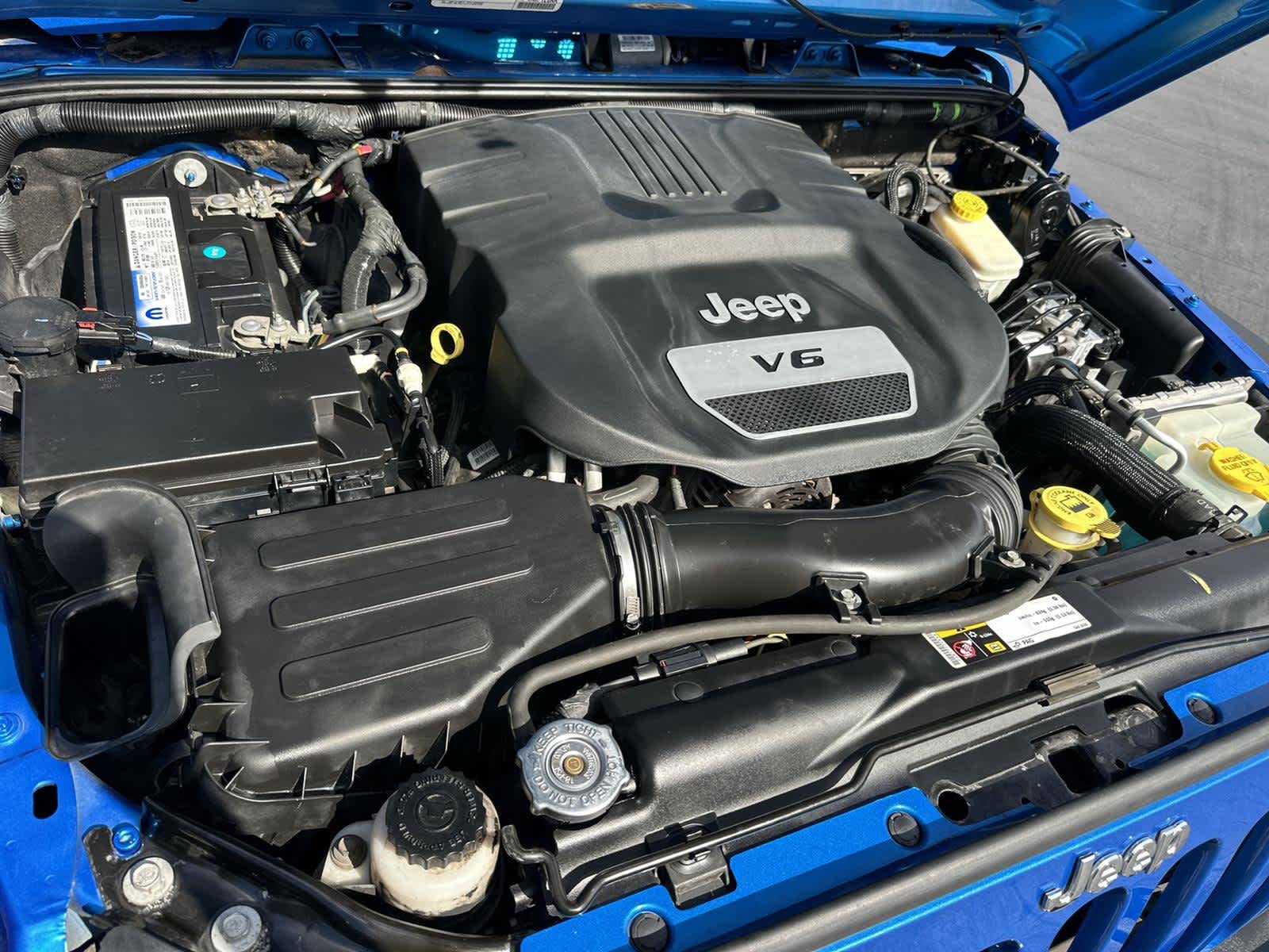 Thumbnail: 2015 Jeep Wrangler - 9