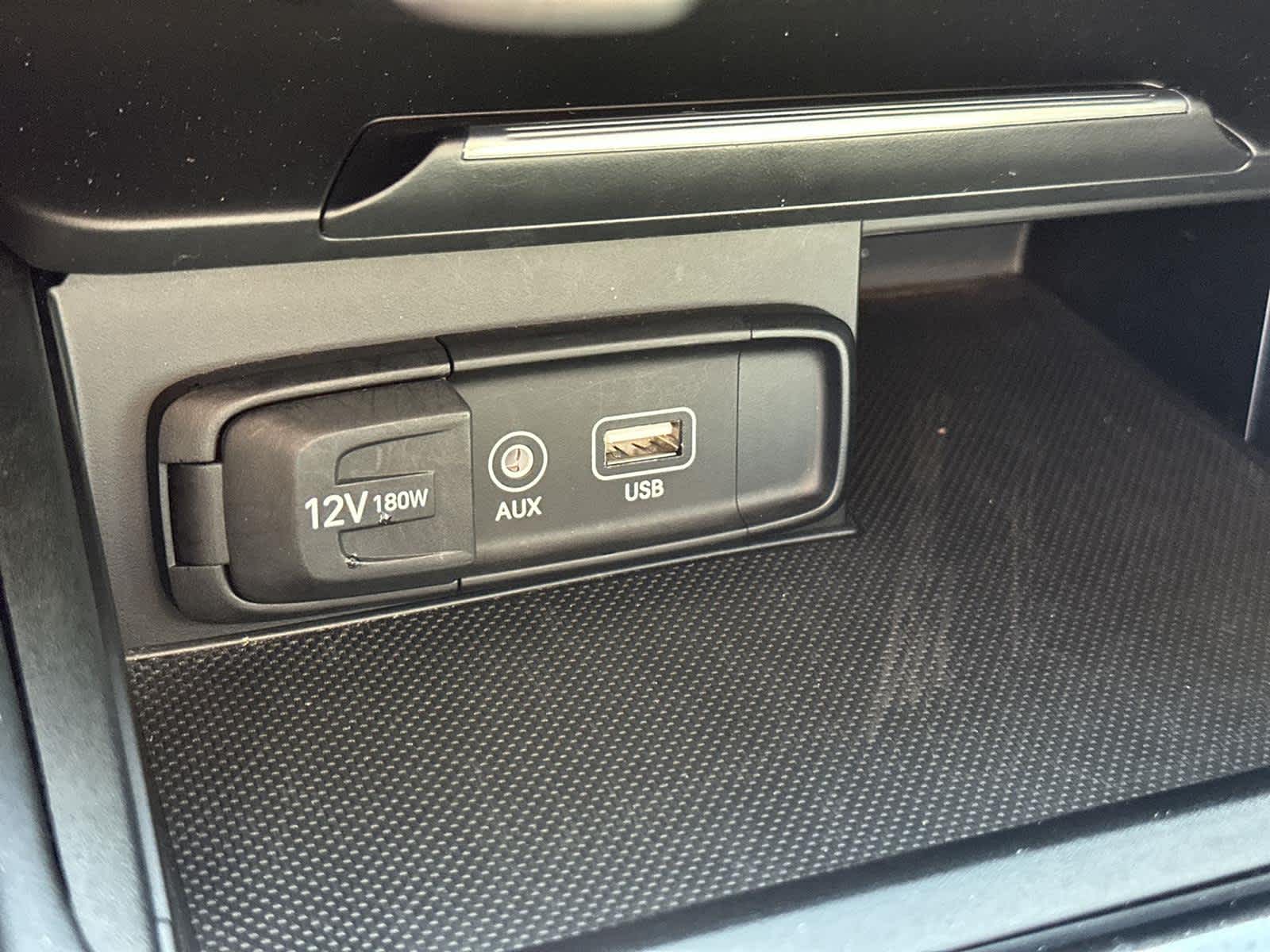 Thumbnail: 2019 Genesis G70 - 26