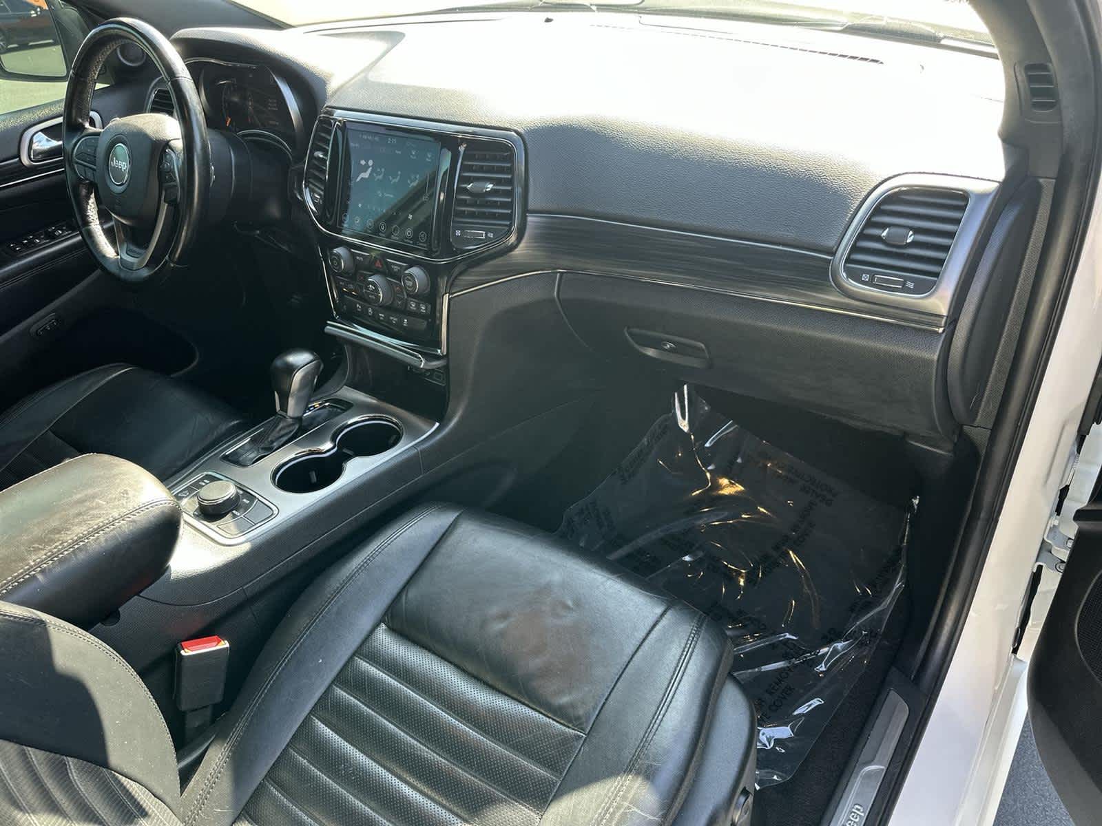 Thumbnail: 2020 Jeep Grand Cherokee - 12