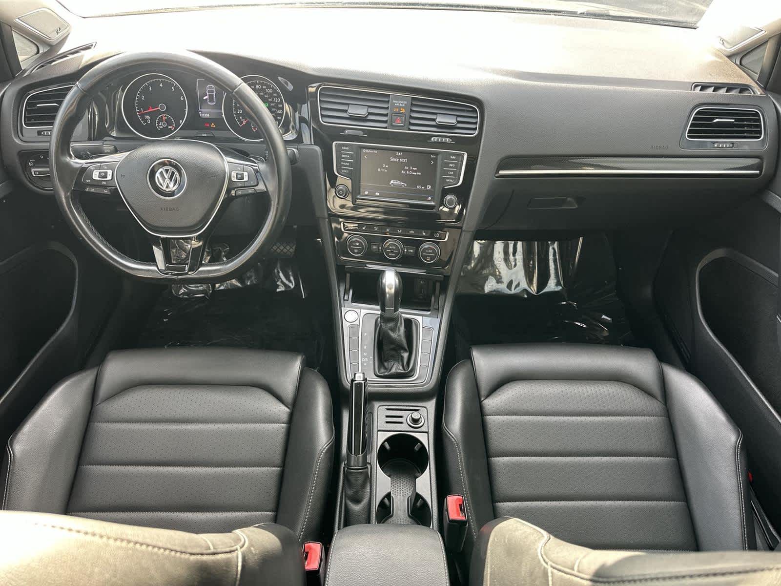 Thumbnail: 2017 Volkswagen Golf - 10