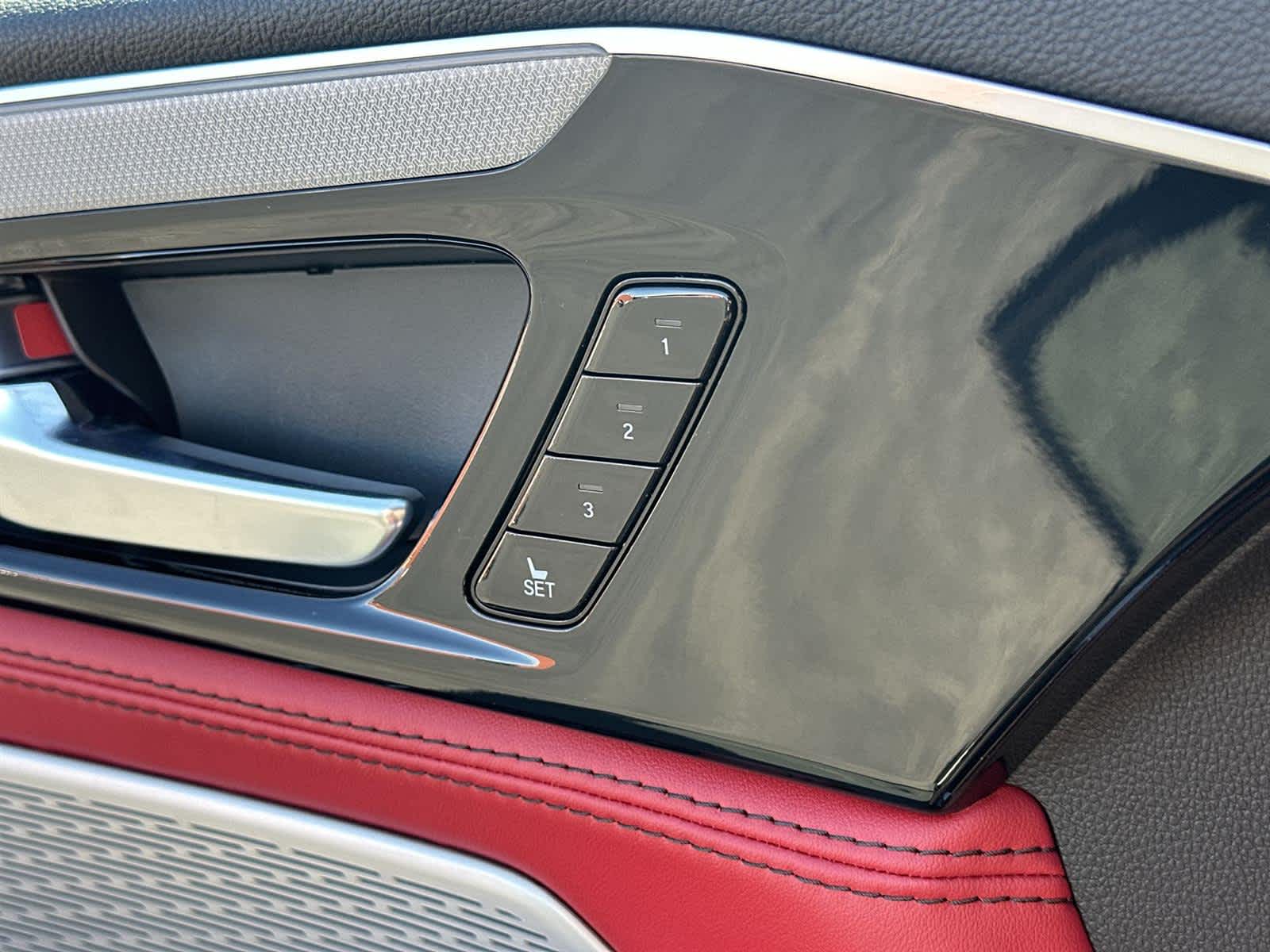 Thumbnail: 2023 Acura MDX - 30