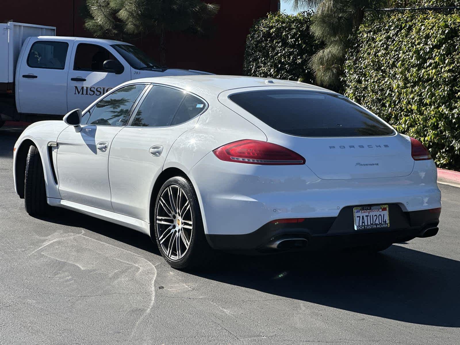 Thumbnail: 2016 Porsche Panamera - 4