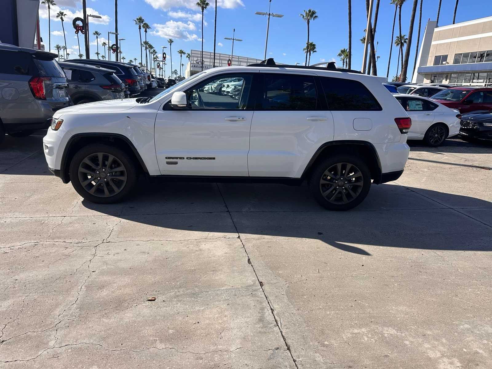 Thumbnail: 2016 Jeep Grand Cherokee - 2