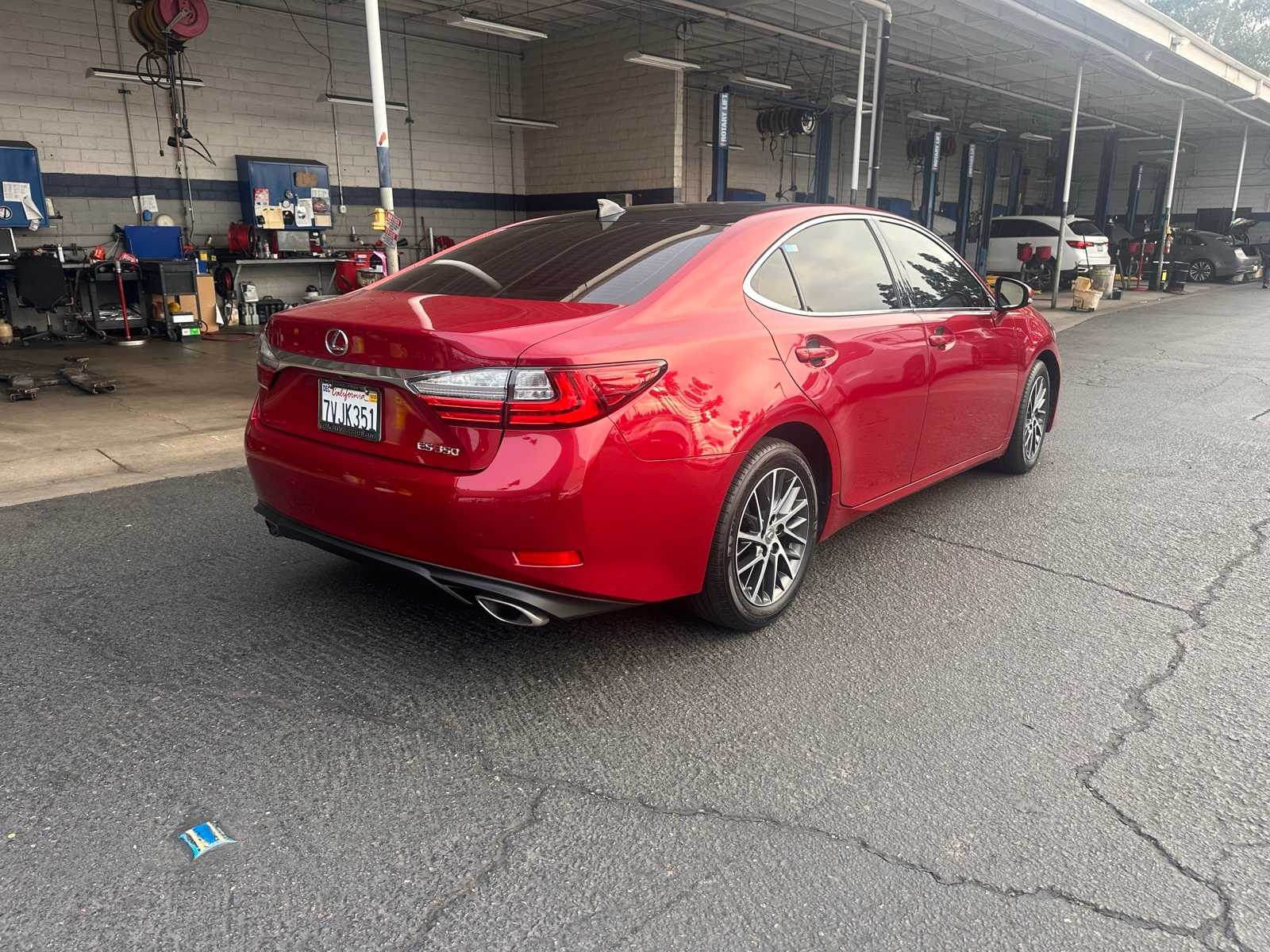 Thumbnail: 2017 Lexus ES - 5