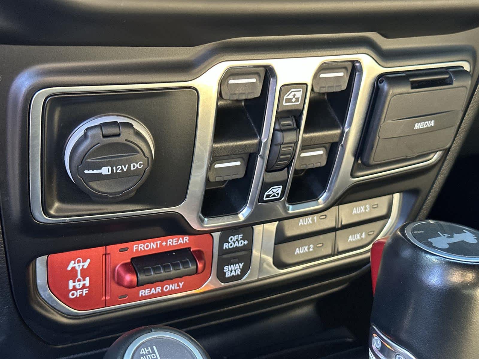 Thumbnail: 2021 Jeep Wrangler - 27