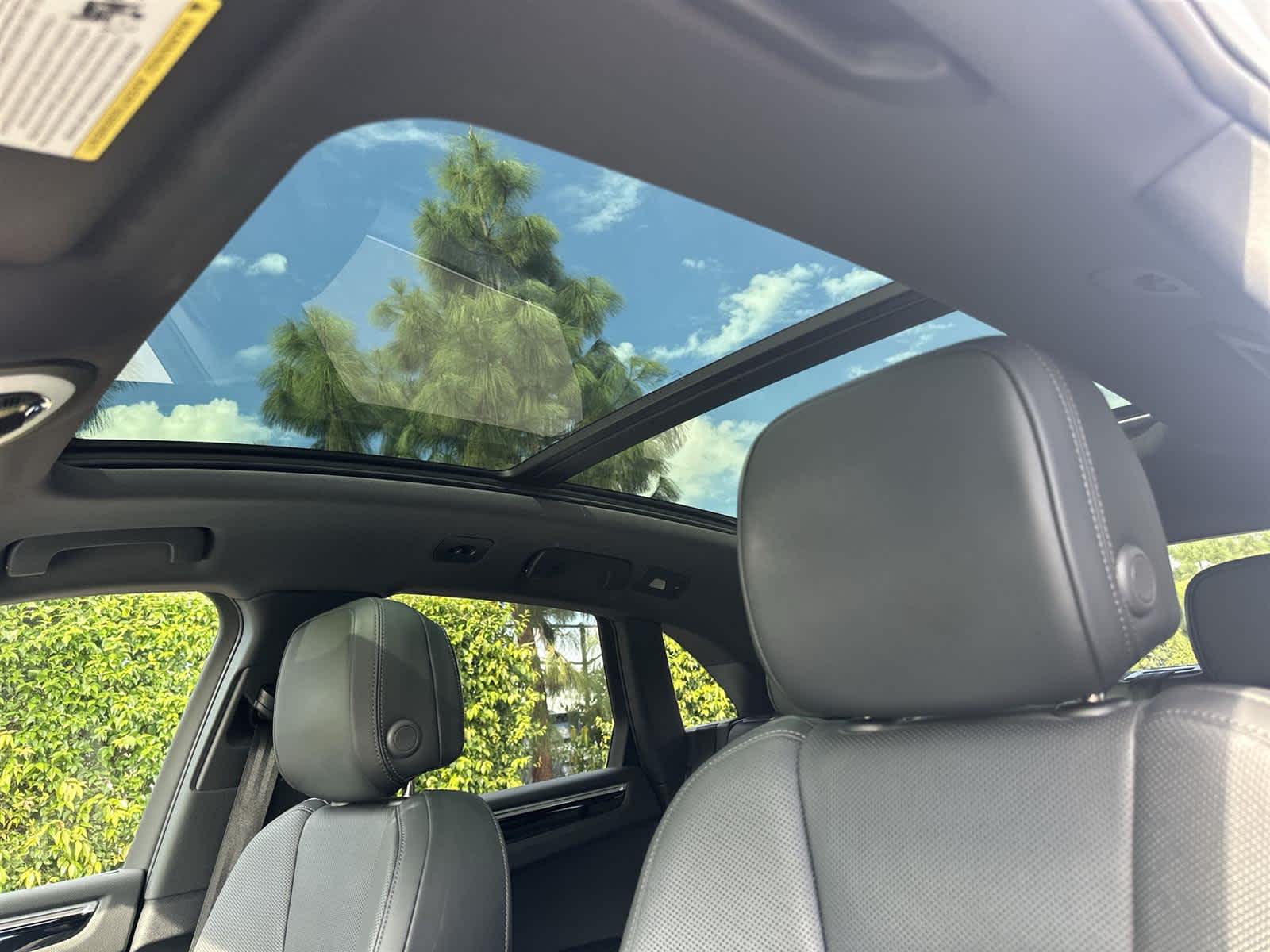 Thumbnail: 2023 Porsche Macan - 32