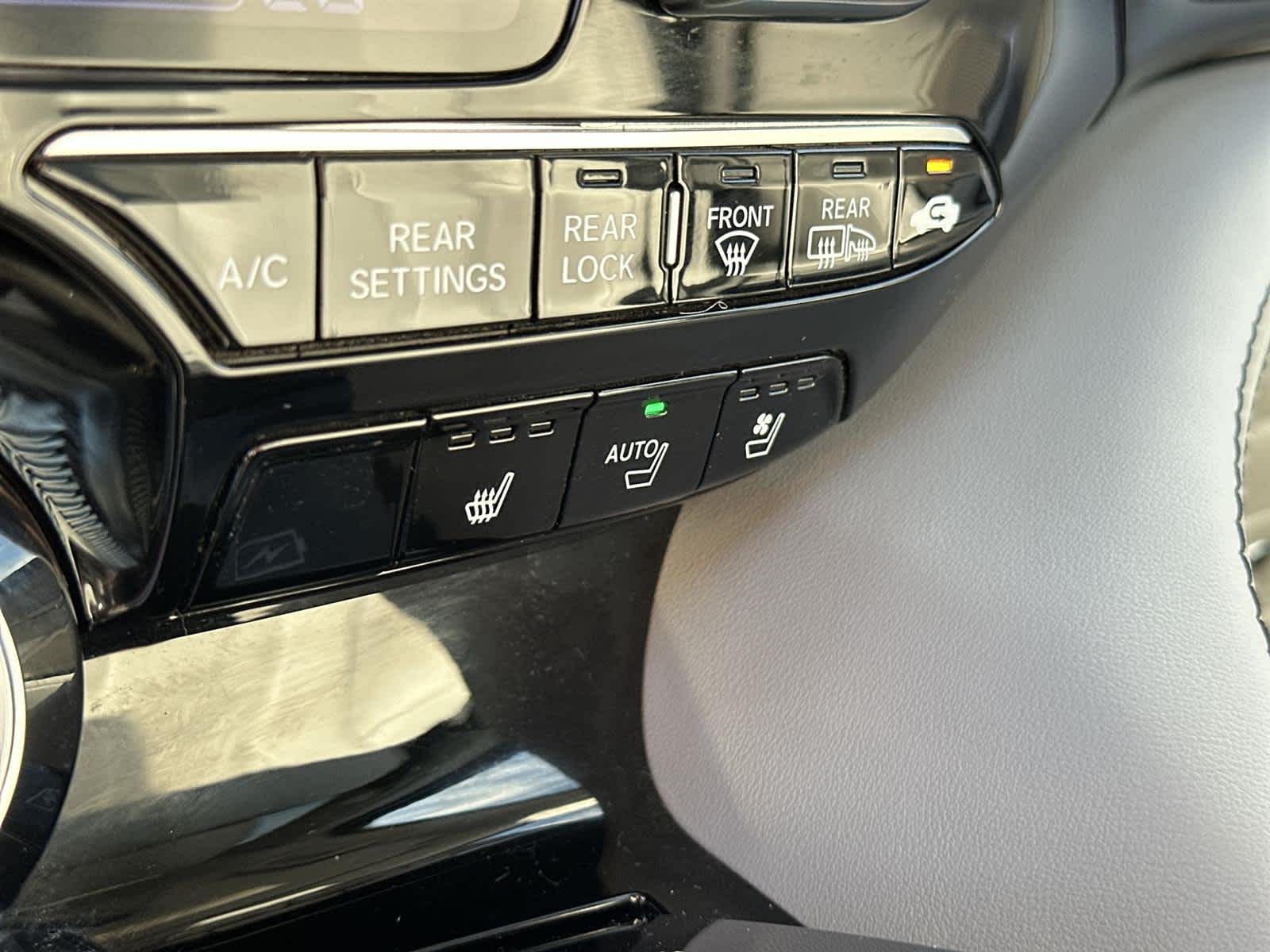 Thumbnail: 2022 Acura MDX - 26