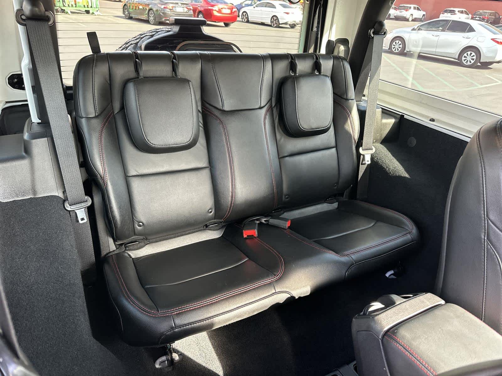 Thumbnail: 2019 Jeep Wrangler - 13