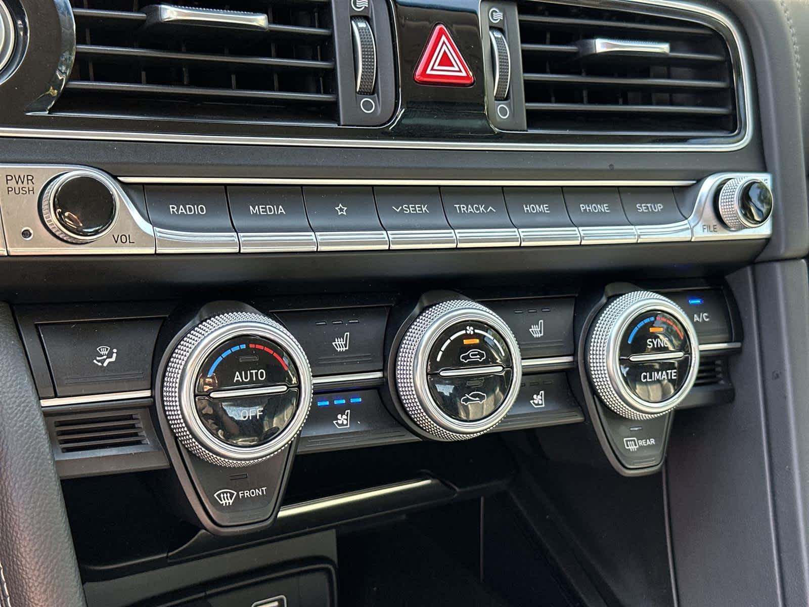 Thumbnail: 2019 Genesis G70 - 27