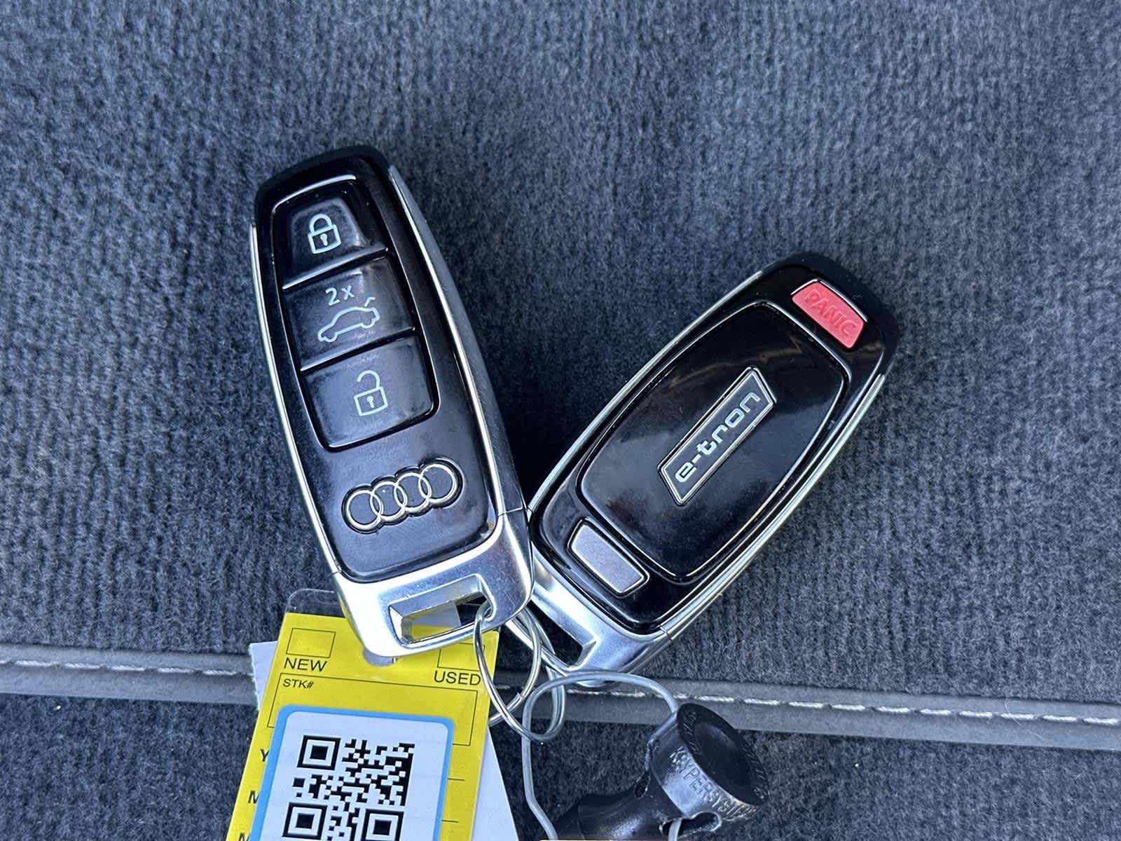 Thumbnail: 2022 Audi e-tron - 21