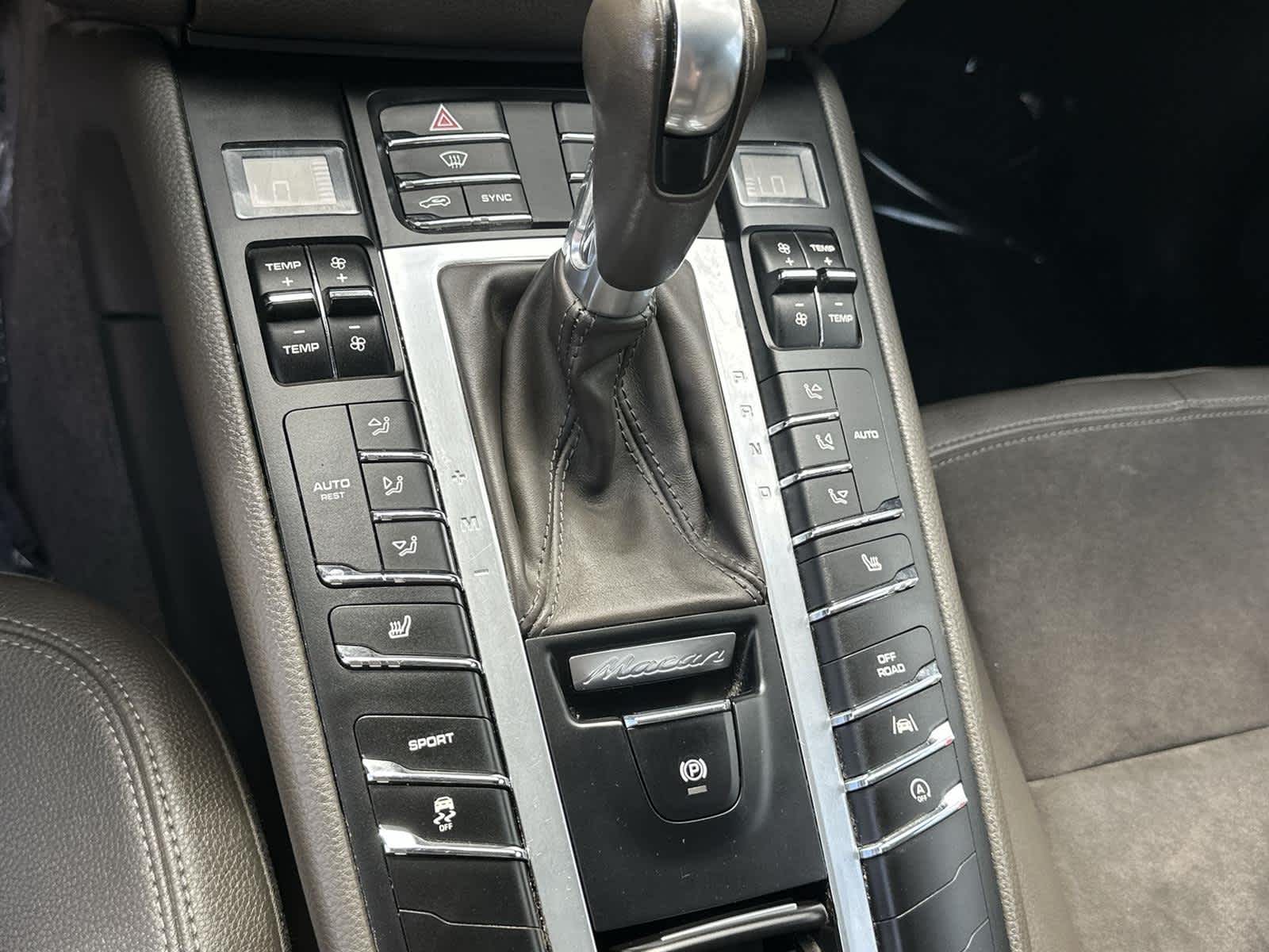 Thumbnail: 2018 Porsche Macan - 25
