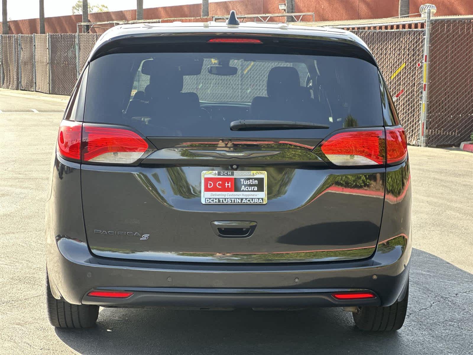 Thumbnail: 2019 Chrysler Pacifica - 5