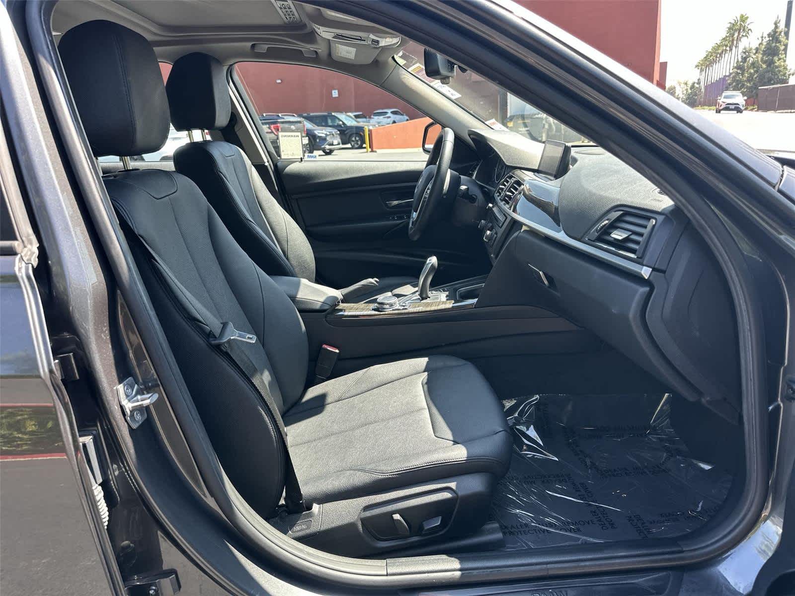 Thumbnail: 2015 BMW 3 Series - 14