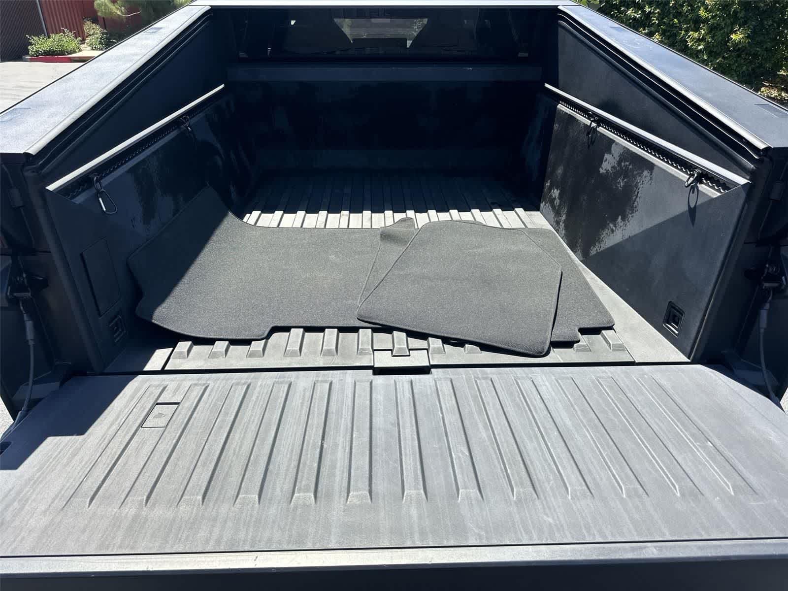 Thumbnail: 2024 Tesla Cybertruck - 22