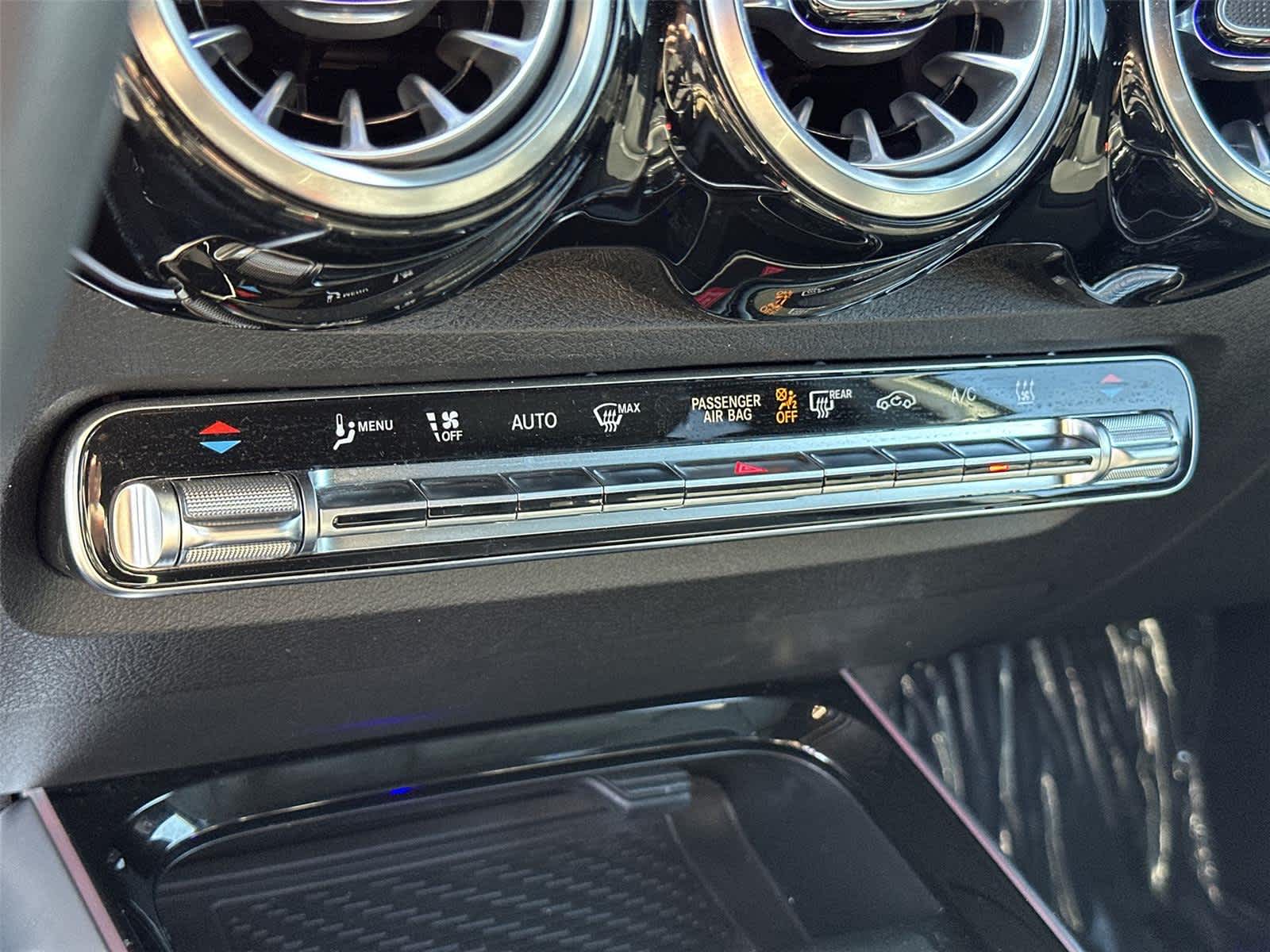 Thumbnail: 2023 Mercedes-Benz EQB - 29