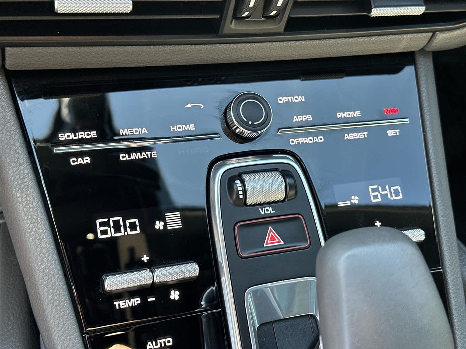 Thumbnail: 2021 Porsche Cayenne - 27