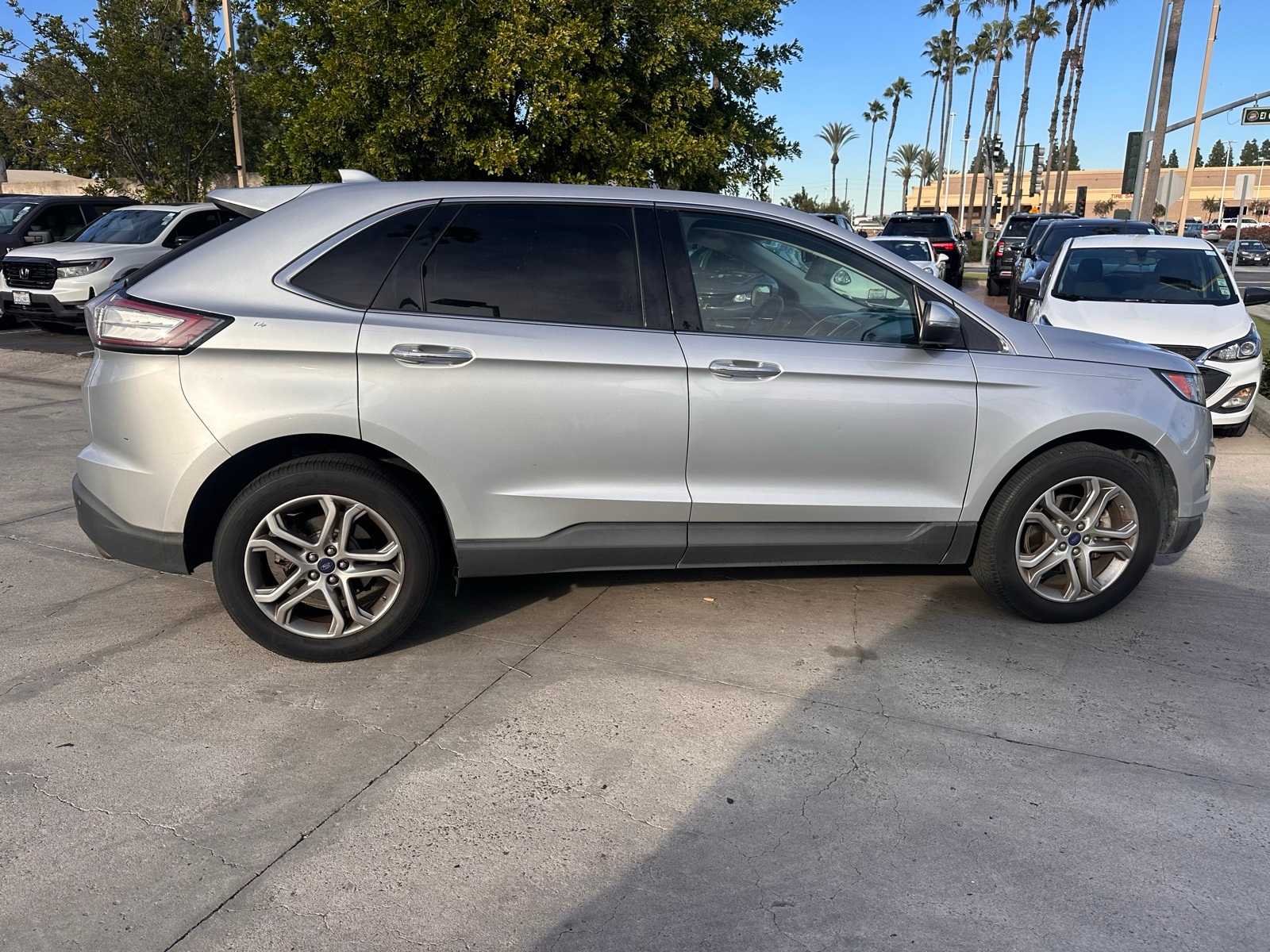 Thumbnail: 2016 Ford Edge - 6