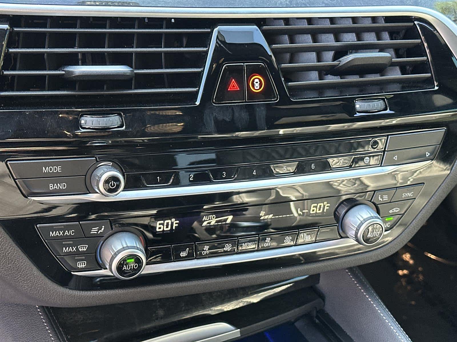 Thumbnail: 2022 BMW 5 Series - 28