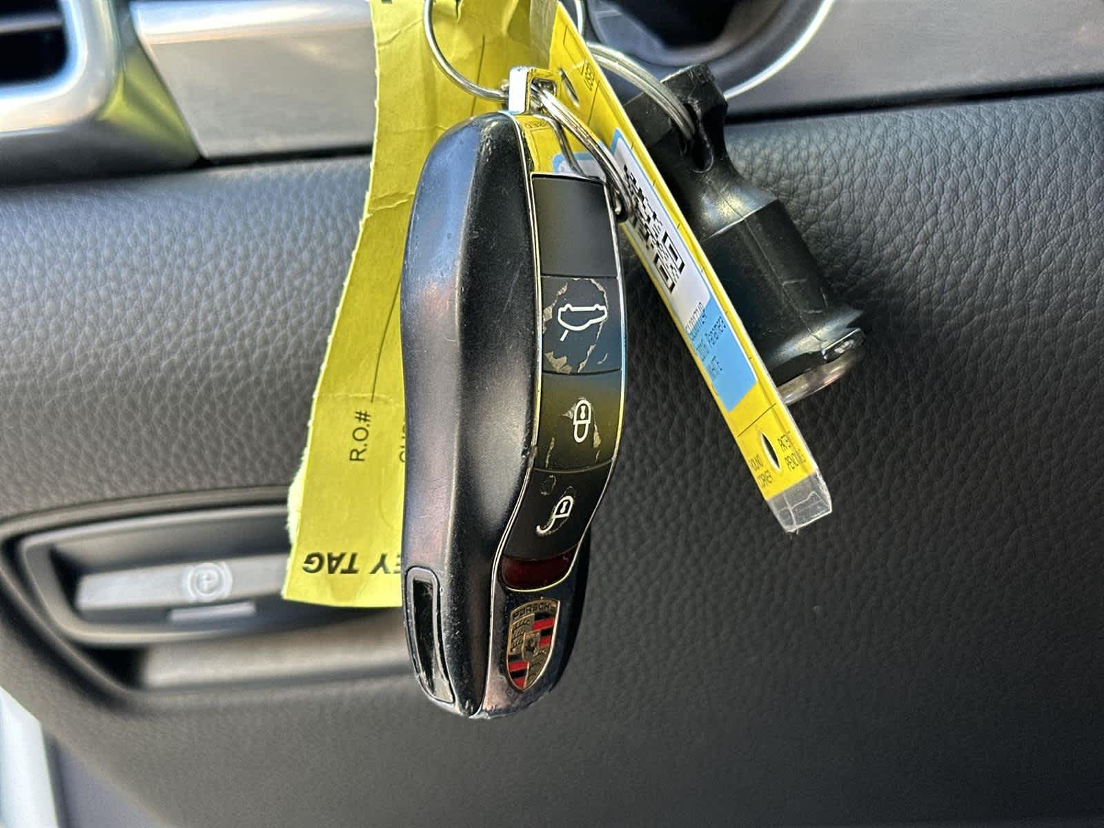 Thumbnail: 2016 Porsche Panamera - 21