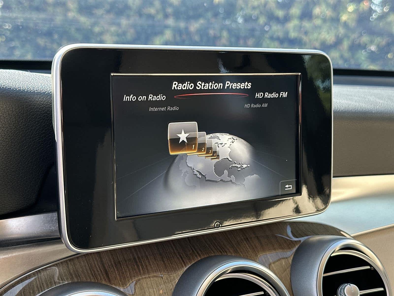 Thumbnail: 2018 Mercedes-Benz GLC - 16