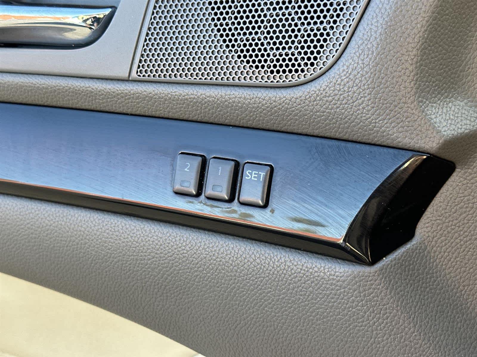 Thumbnail: 2011 INFINITI G37 - 30