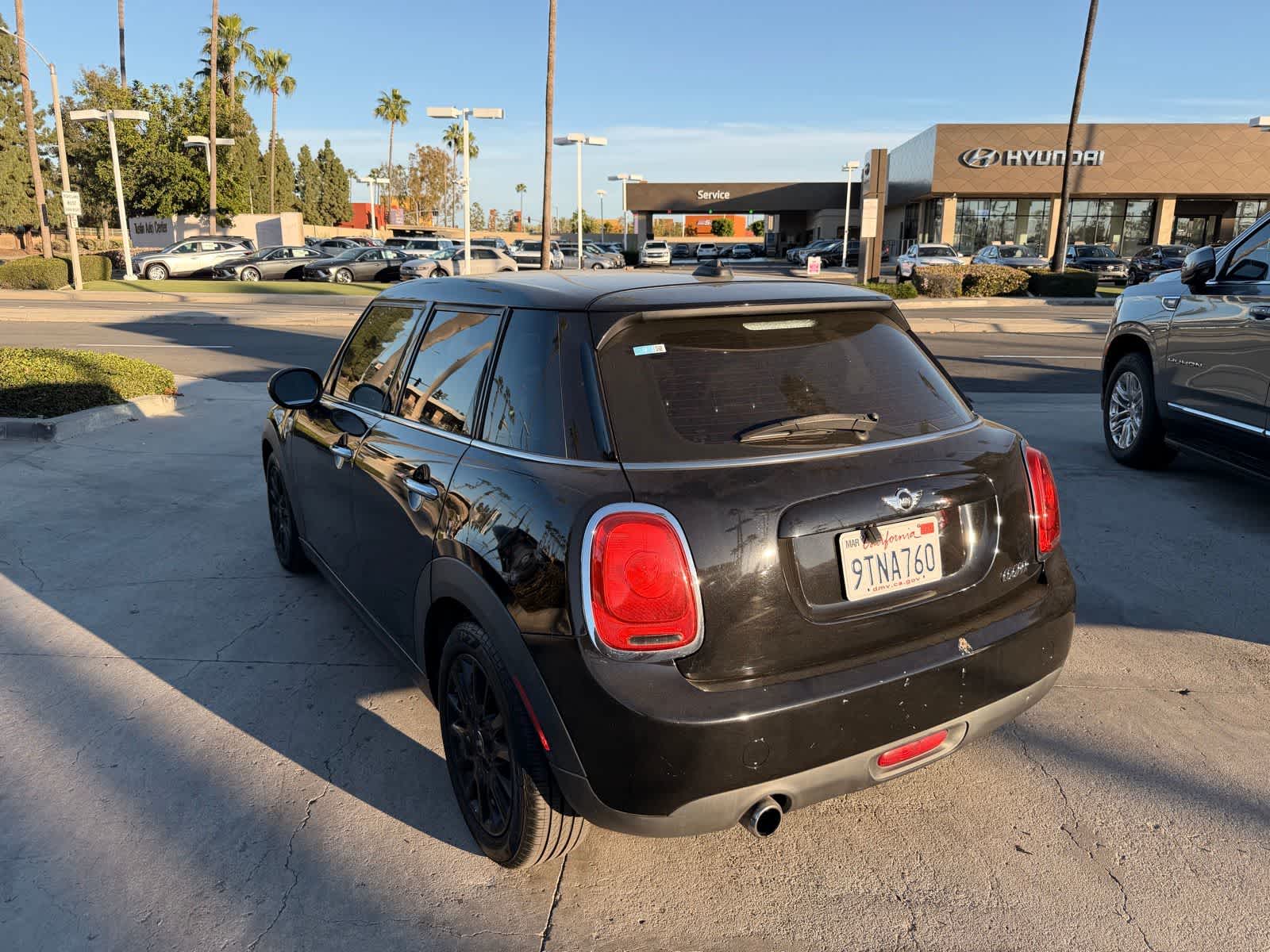 Thumbnail: 2017 MINI Cooper Hardtop - 3